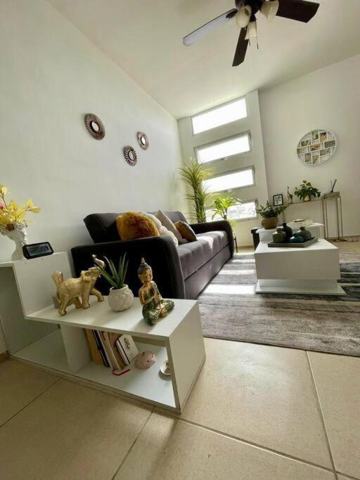 Casa Vallejo En Residencial Becquer *