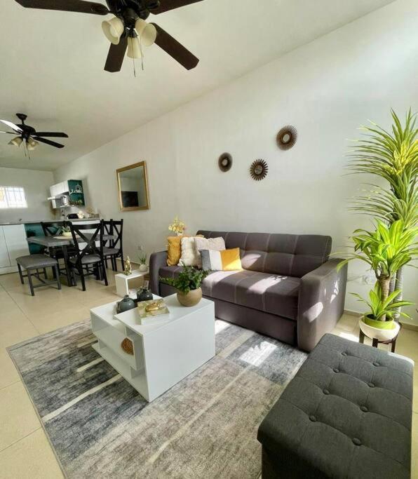 Casa Vallejo En Residencial Becquer *