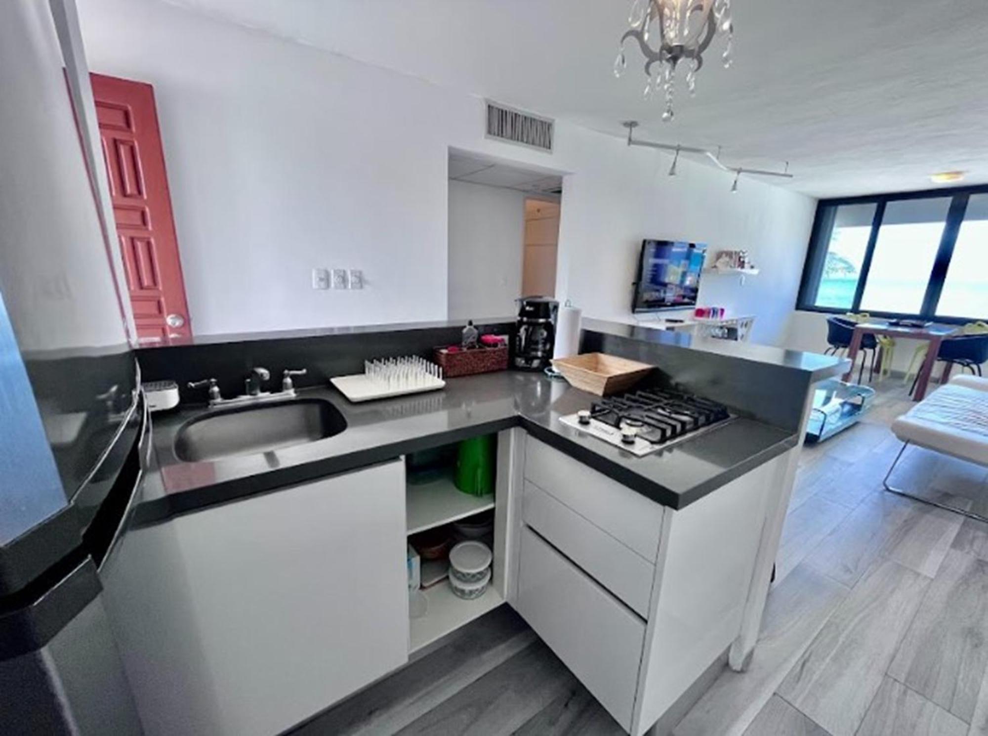 Apartment Oceanfront At Unique Location