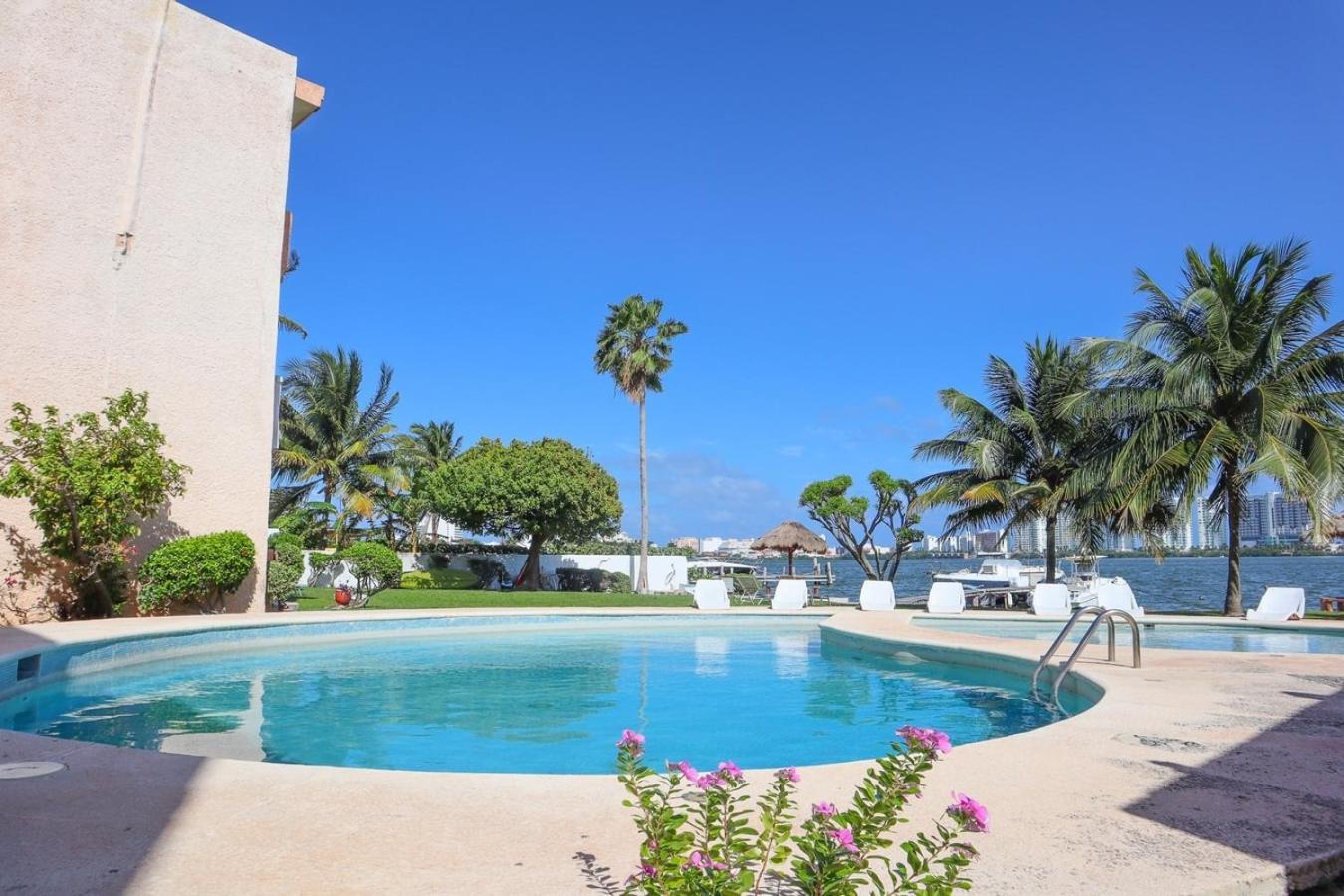 Apartamento 2br W/ Lagoon View & Pool In Zone Cancún