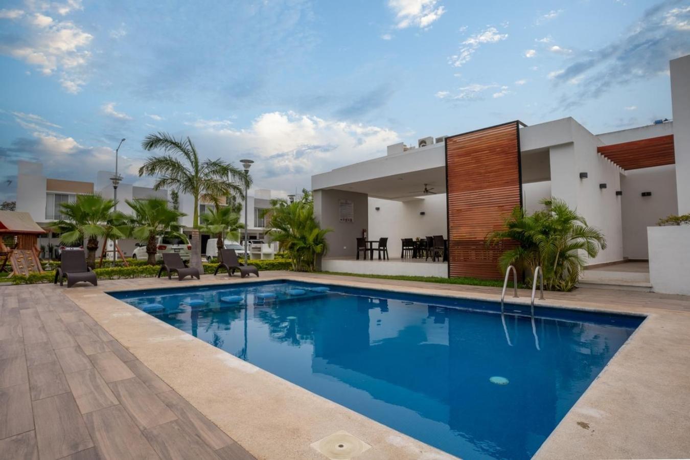 Сasa de vacaciones 3br Modern House Located In Downtown's Heart *