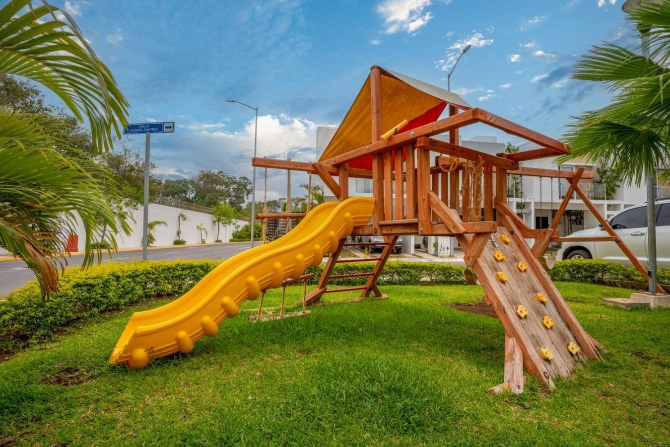 3br Modern House Located In Downtown's Heart Сasa de vacaciones