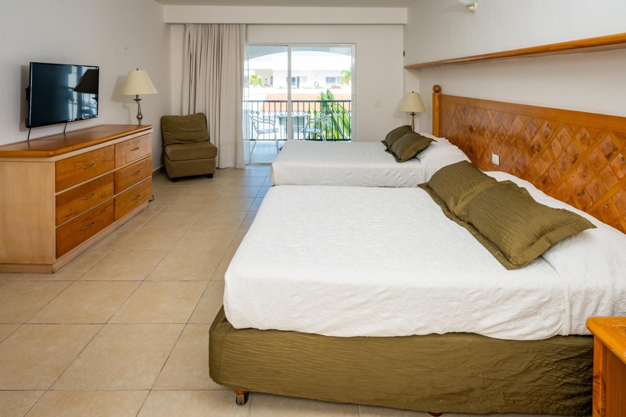 Apartahotel Oceanfront In Complex Cancún