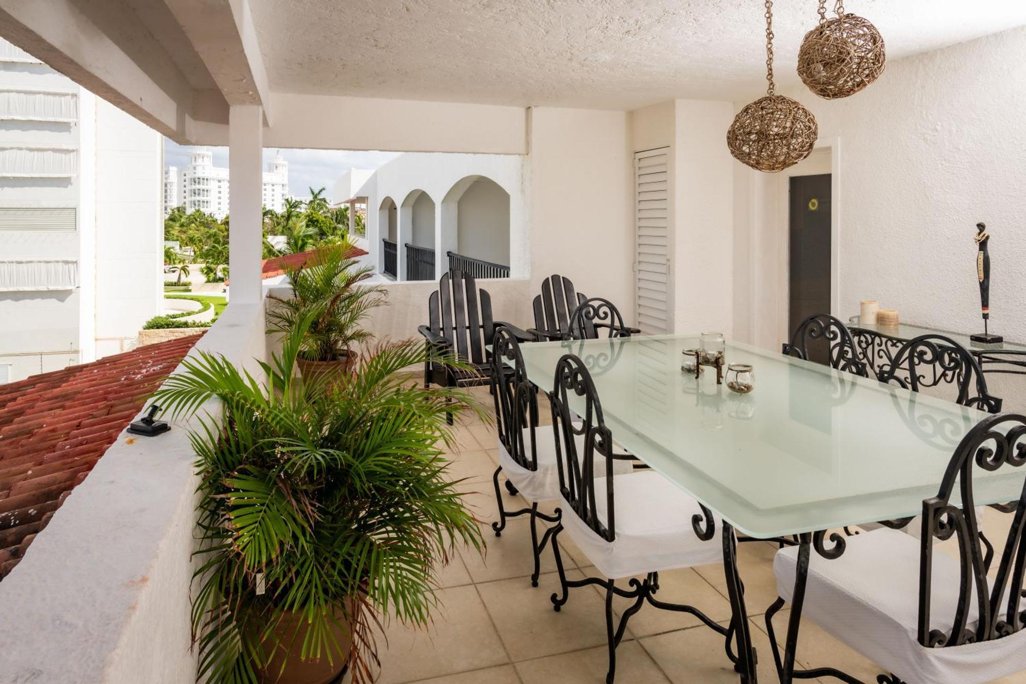 Oceanfront In Complex *