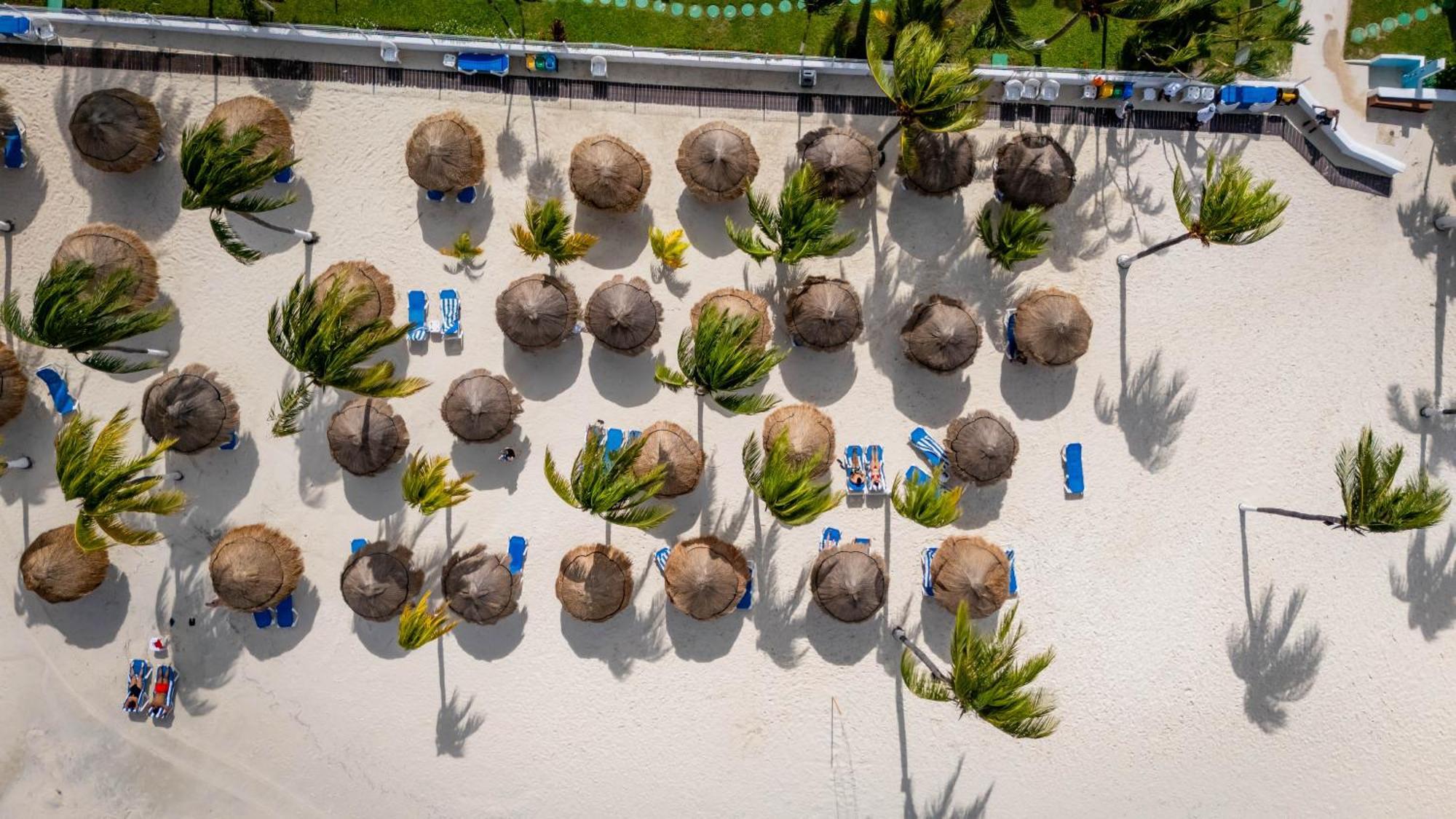 Oceanfront In Complex Cancún