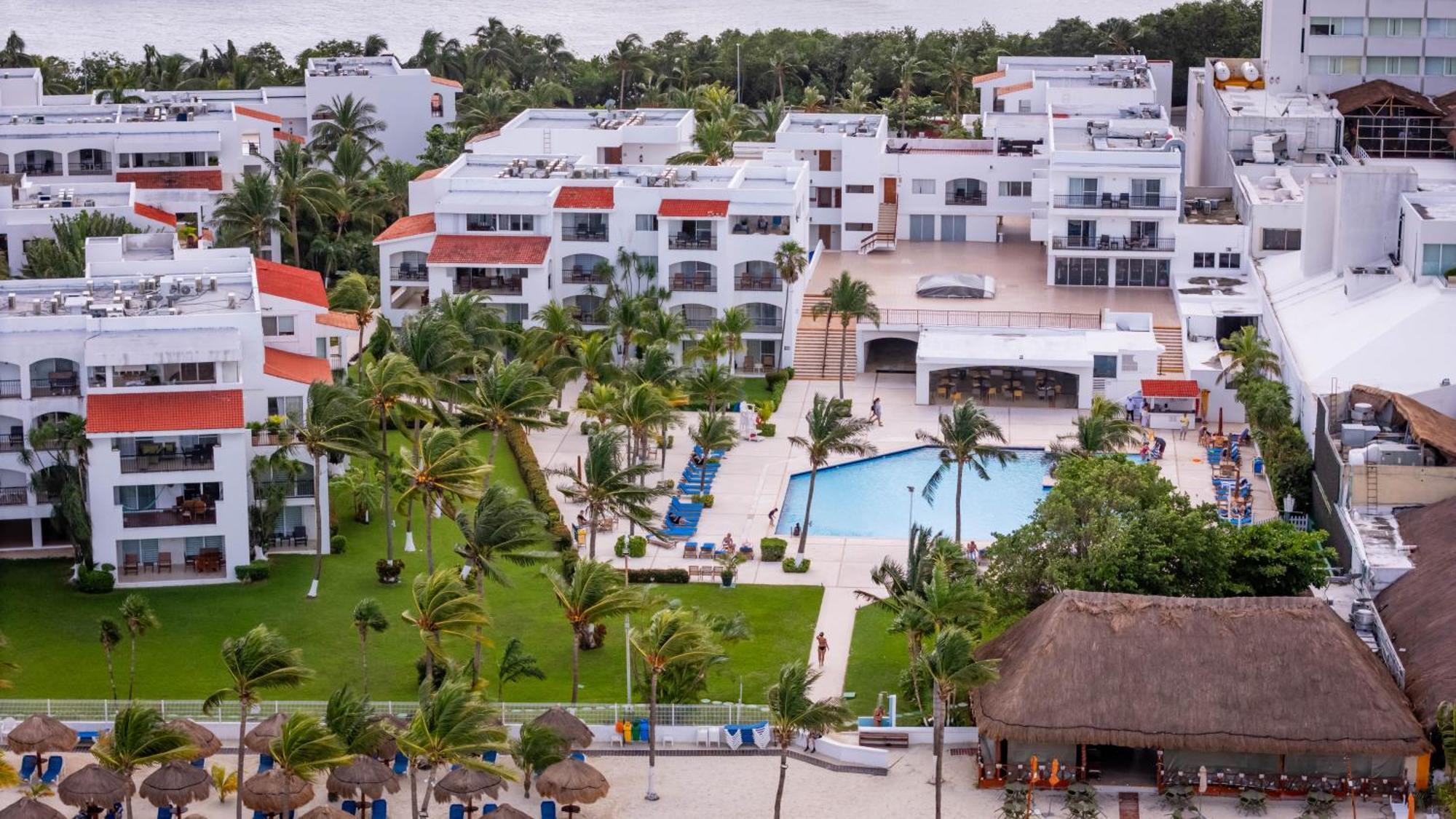 Oceanfront In Complex Apartahotel