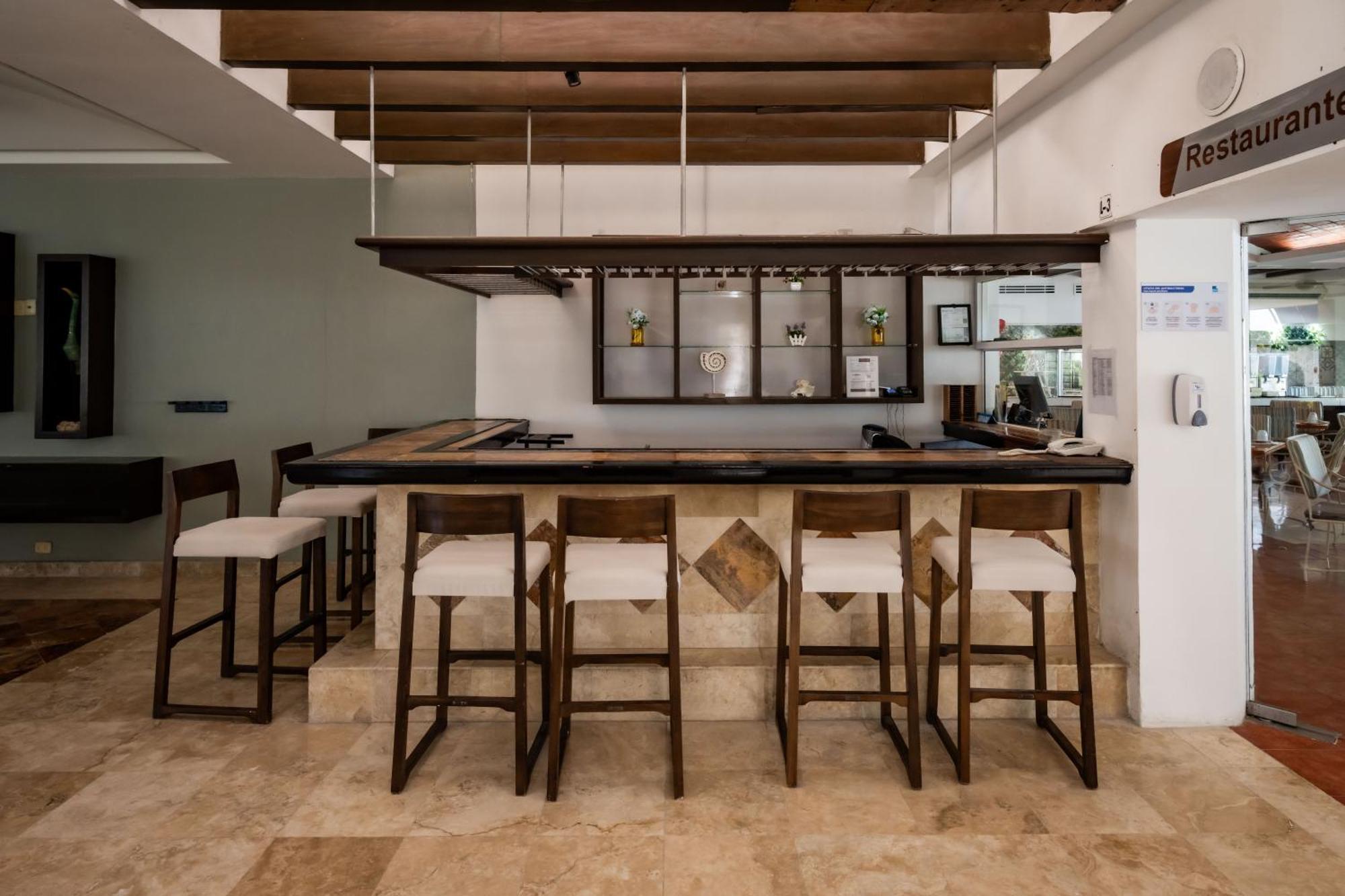 Oceanfront In Complex *