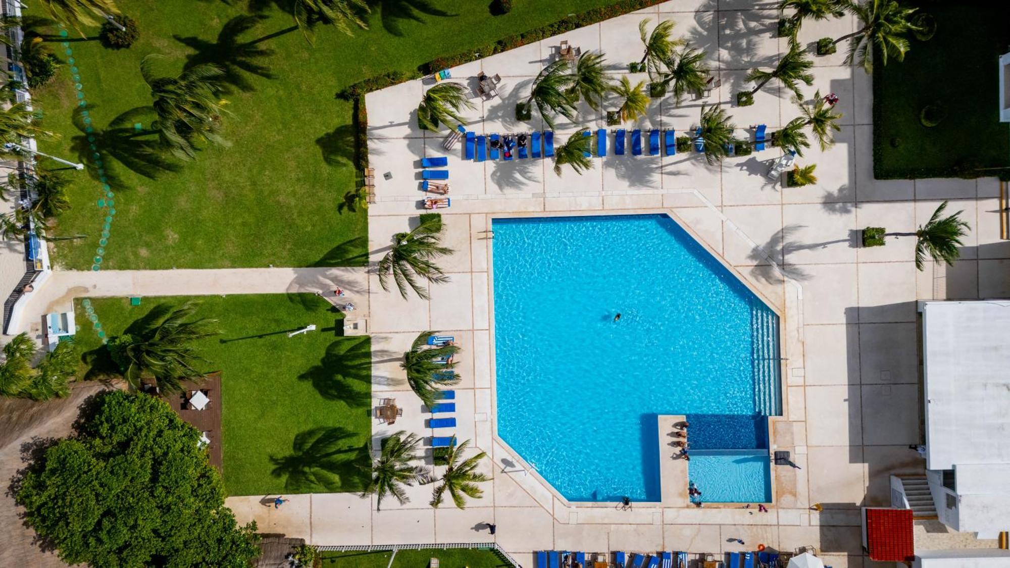 Apartahotel Oceanfront In Complex Cancún