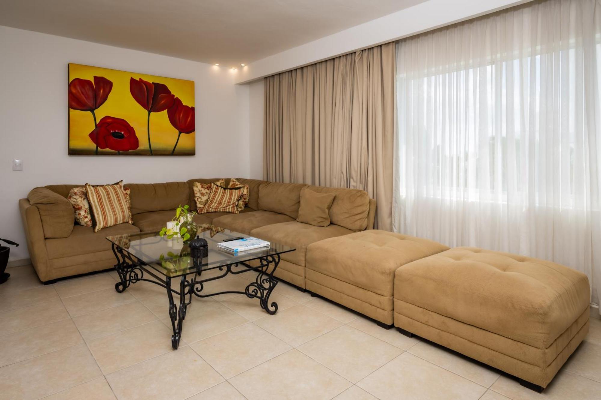 Apartahotel Oceanfront In Complex