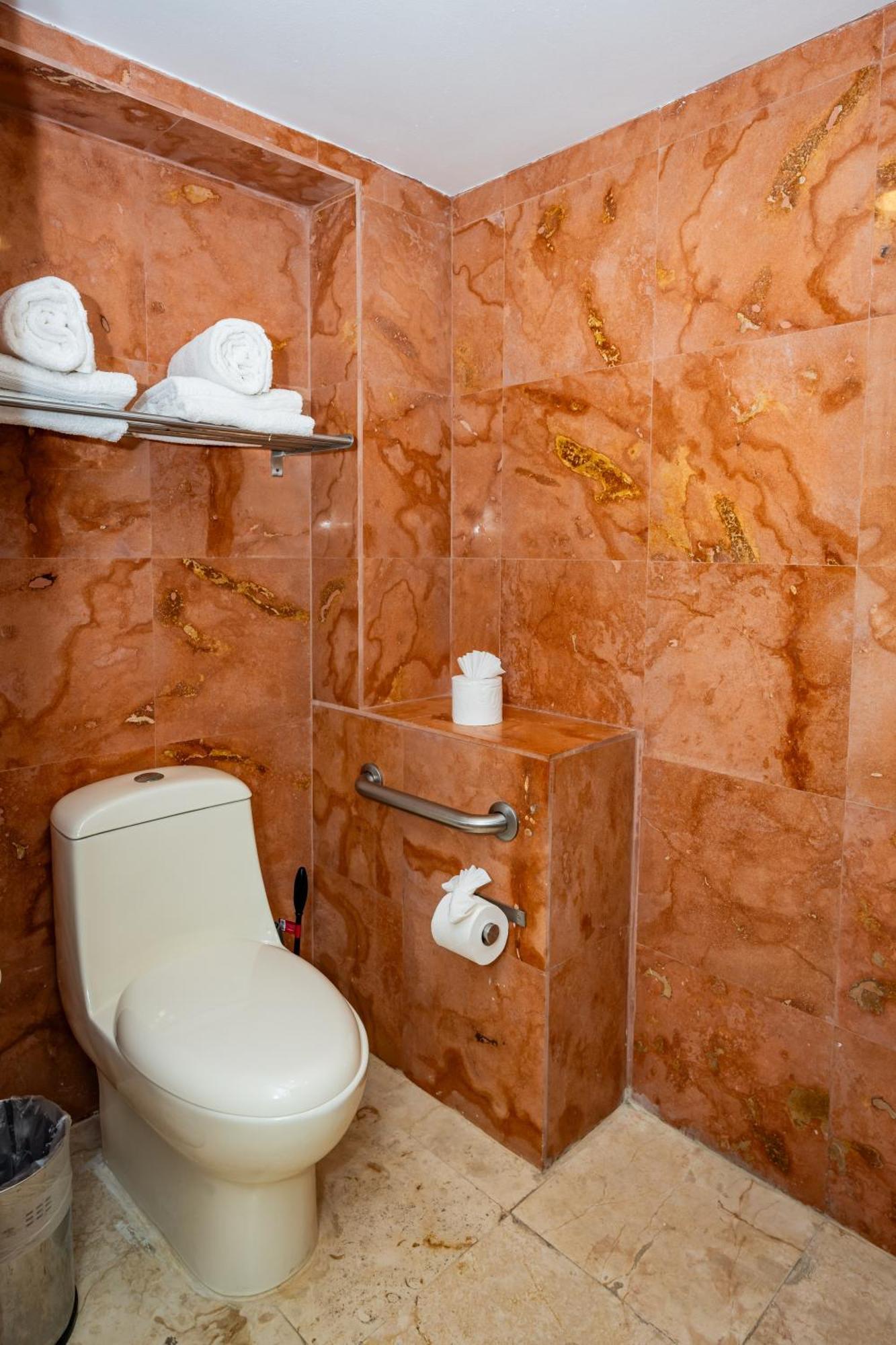 Oceanfront In Complex Apartahotel *