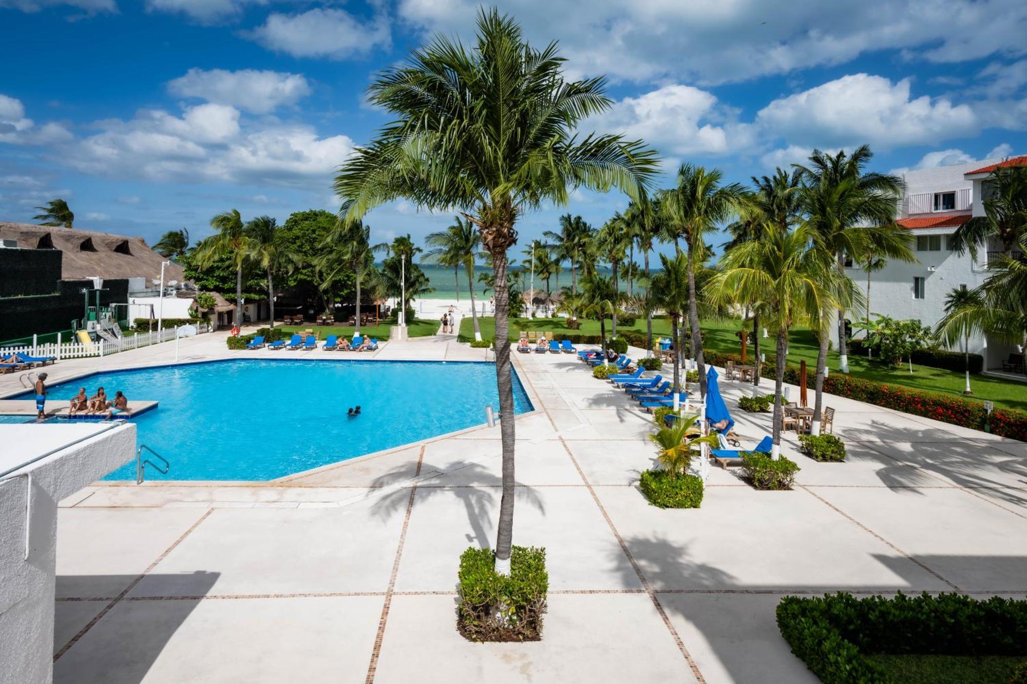 Oceanfront In Complex Apartahotel