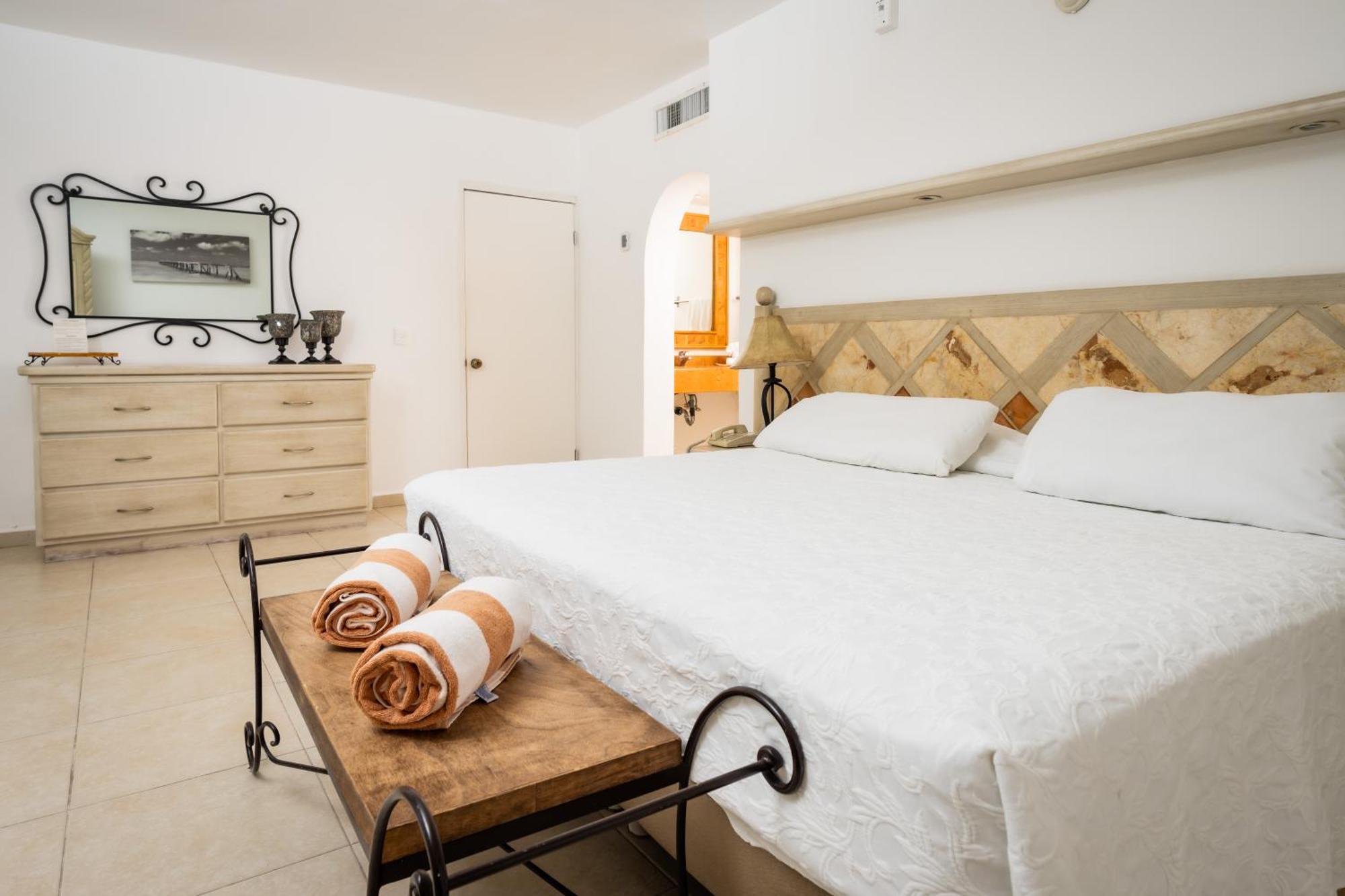 Apartahotel Oceanfront In Complex *