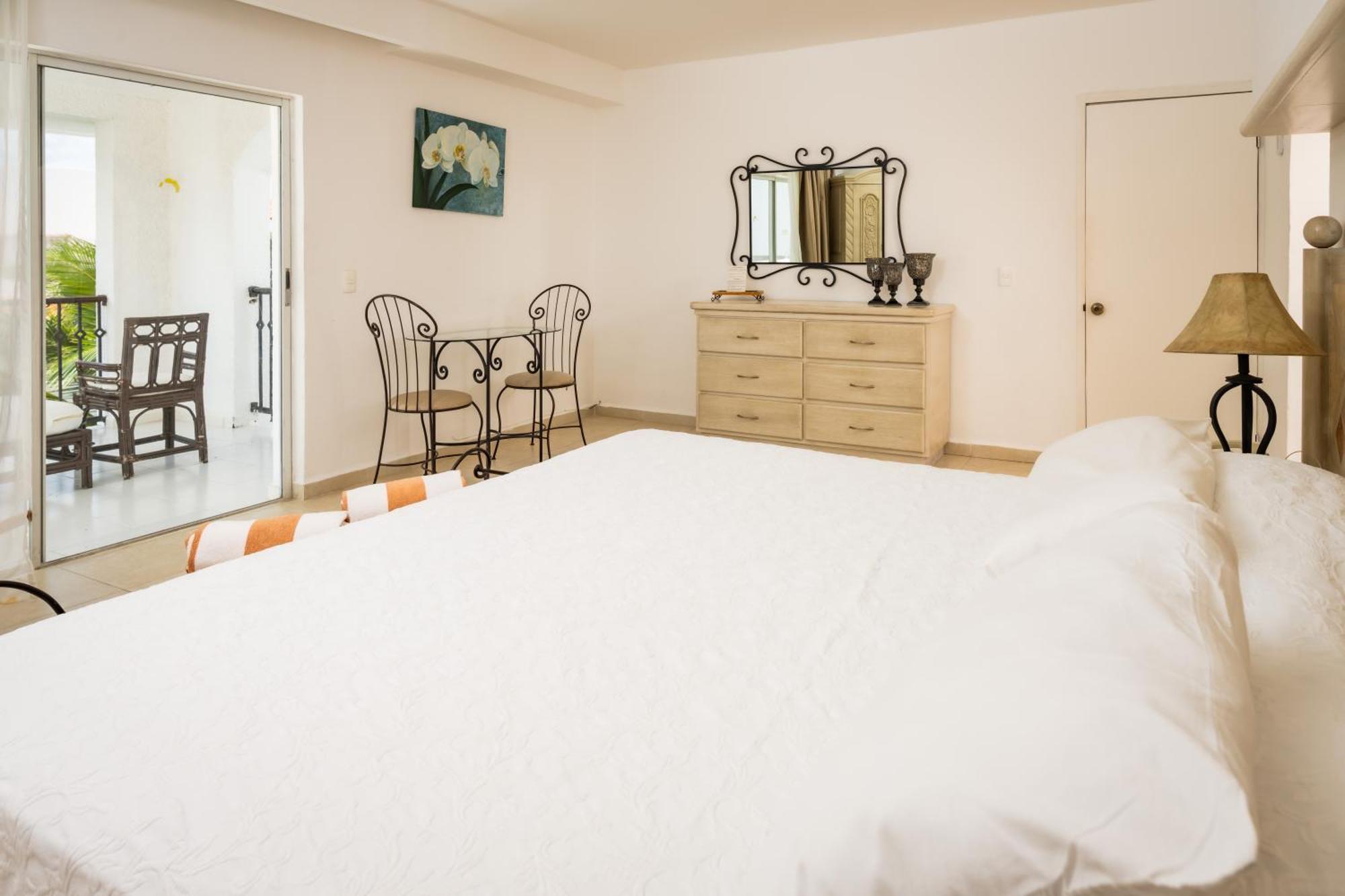 Apartahotel Oceanfront In Complex *