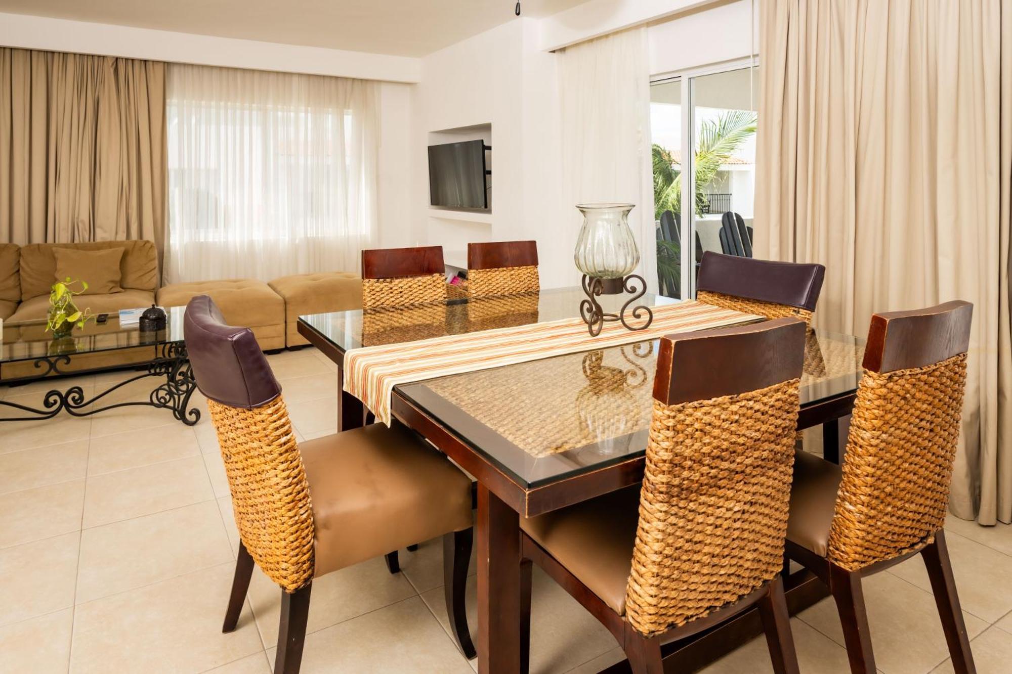 Apartahotel Oceanfront In Complex *
