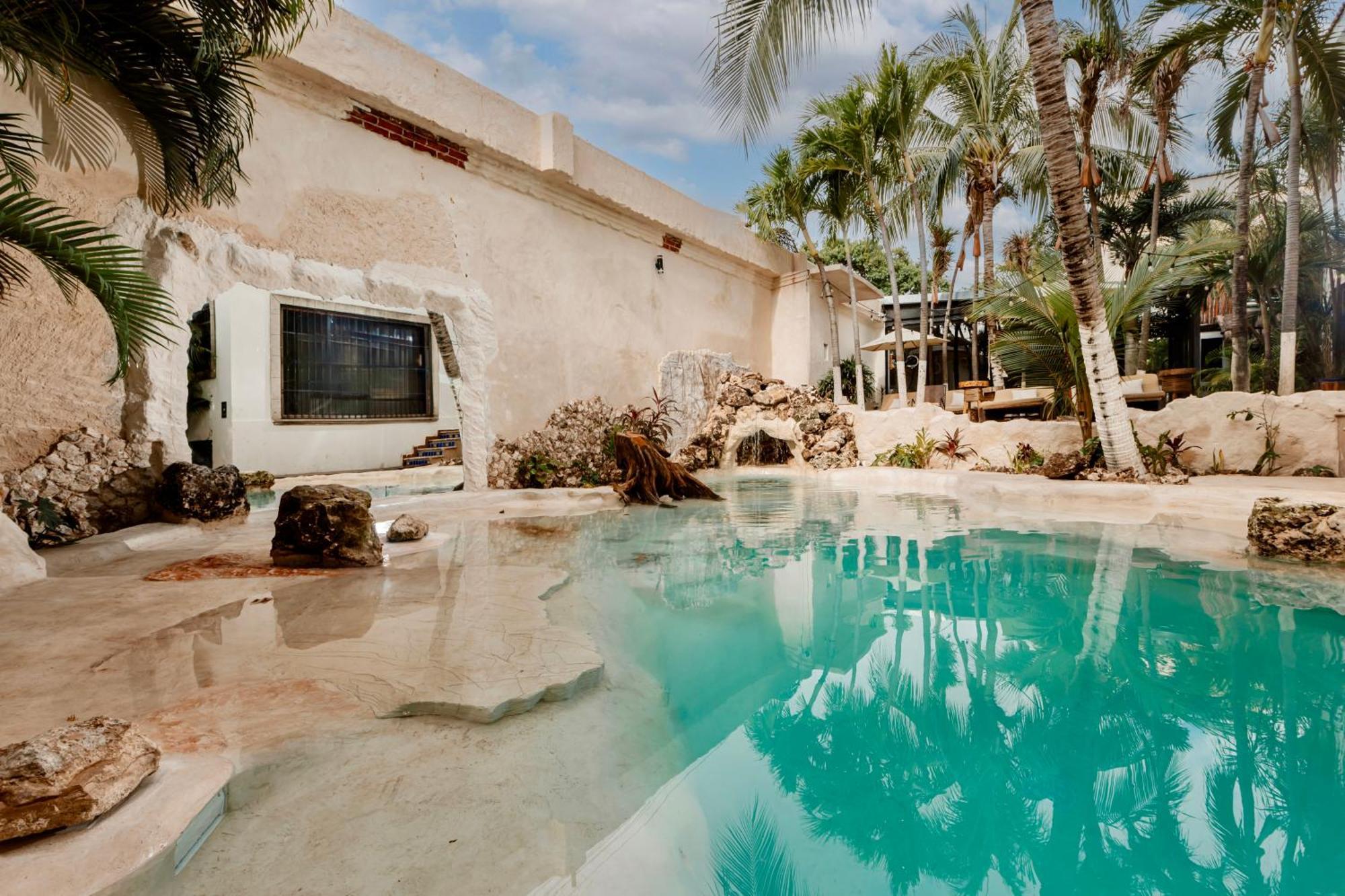 Enigmatic Experience Hotel 4*