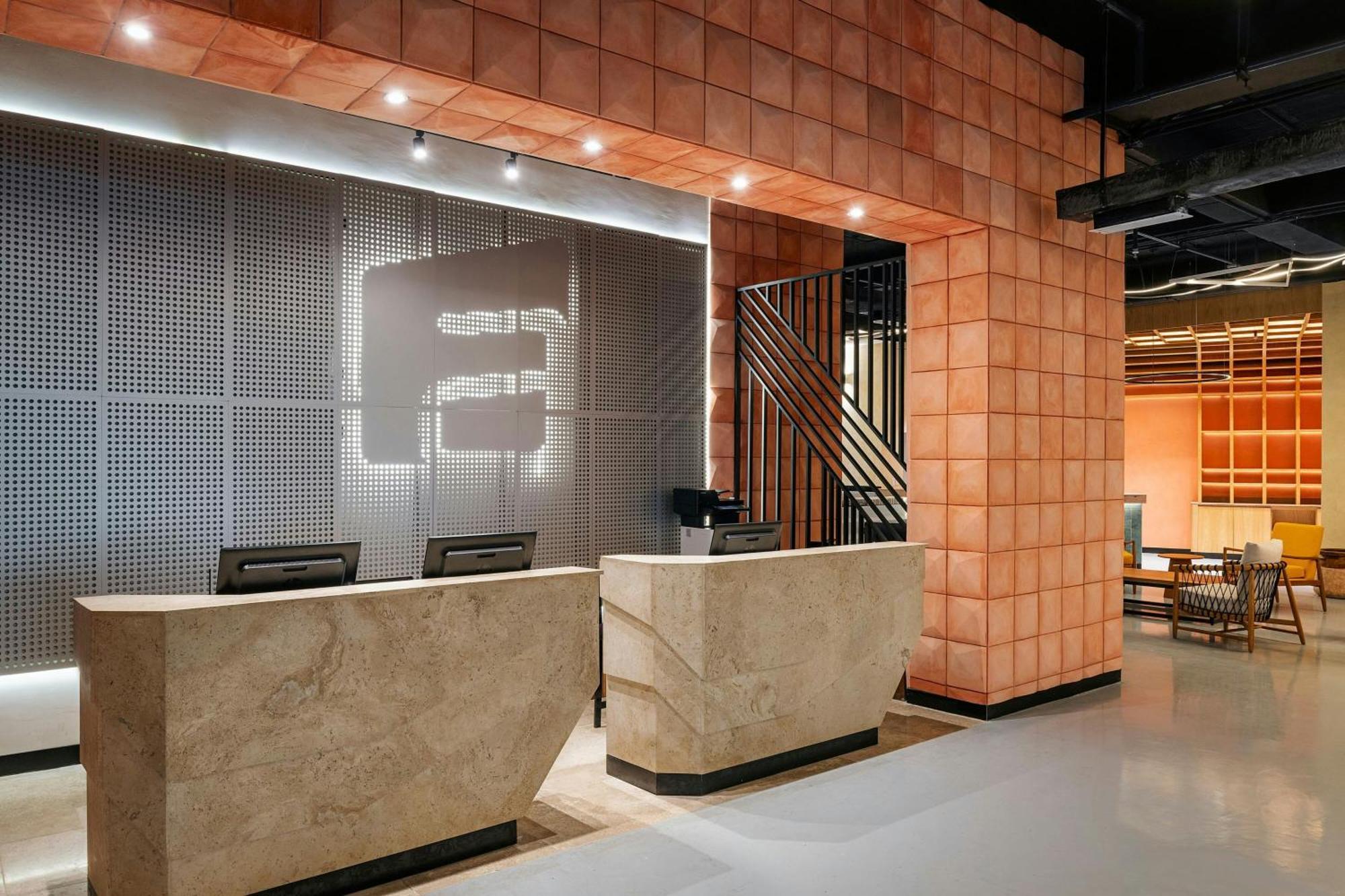 Aloft Hotel 4*