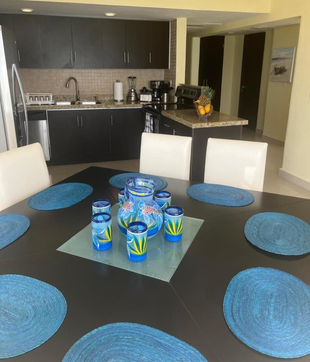 Apartahotel Luxury Ocean Front With Activities & Entertainment