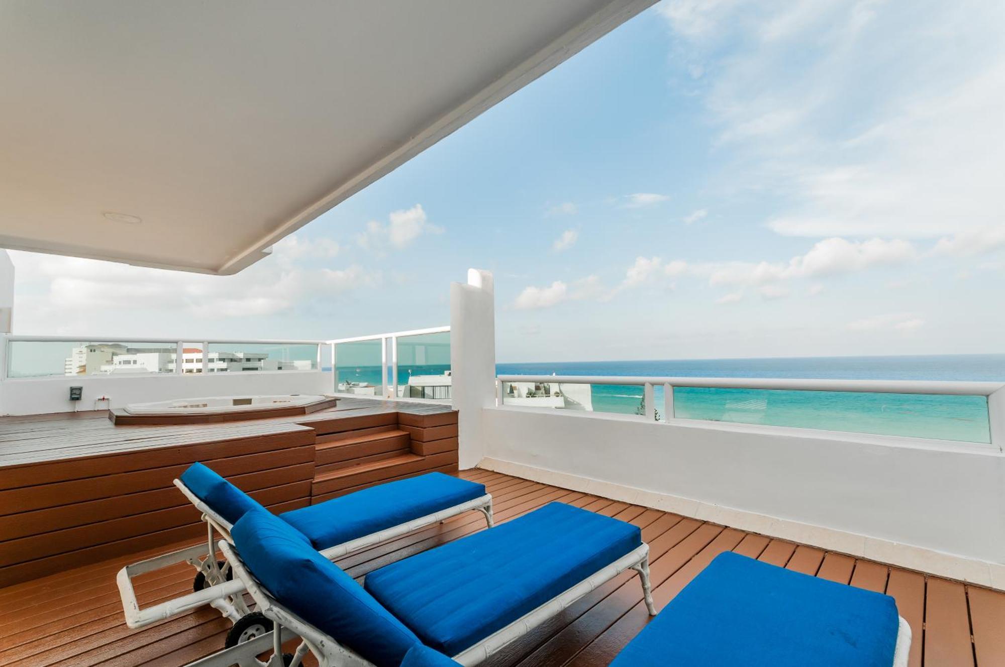 Brisas Beachfront Penthouses Cancún