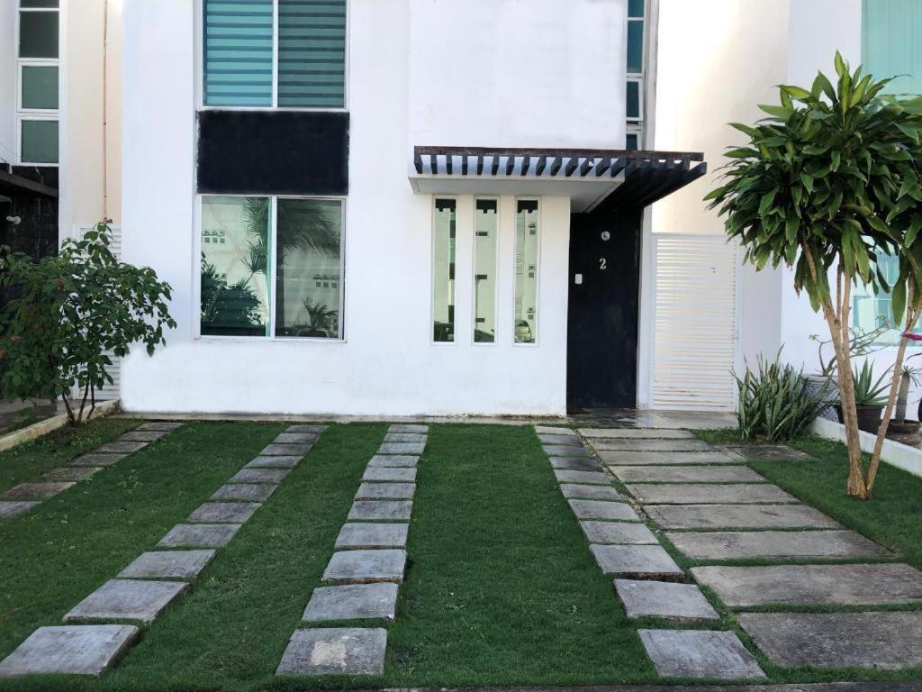Casa Con Alberca Y Jardin En