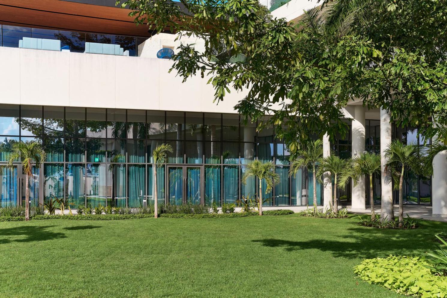 Resort Sls Playa Mujeres