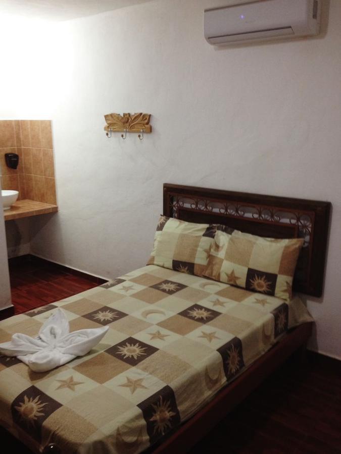 Hotel Ruta 7 *