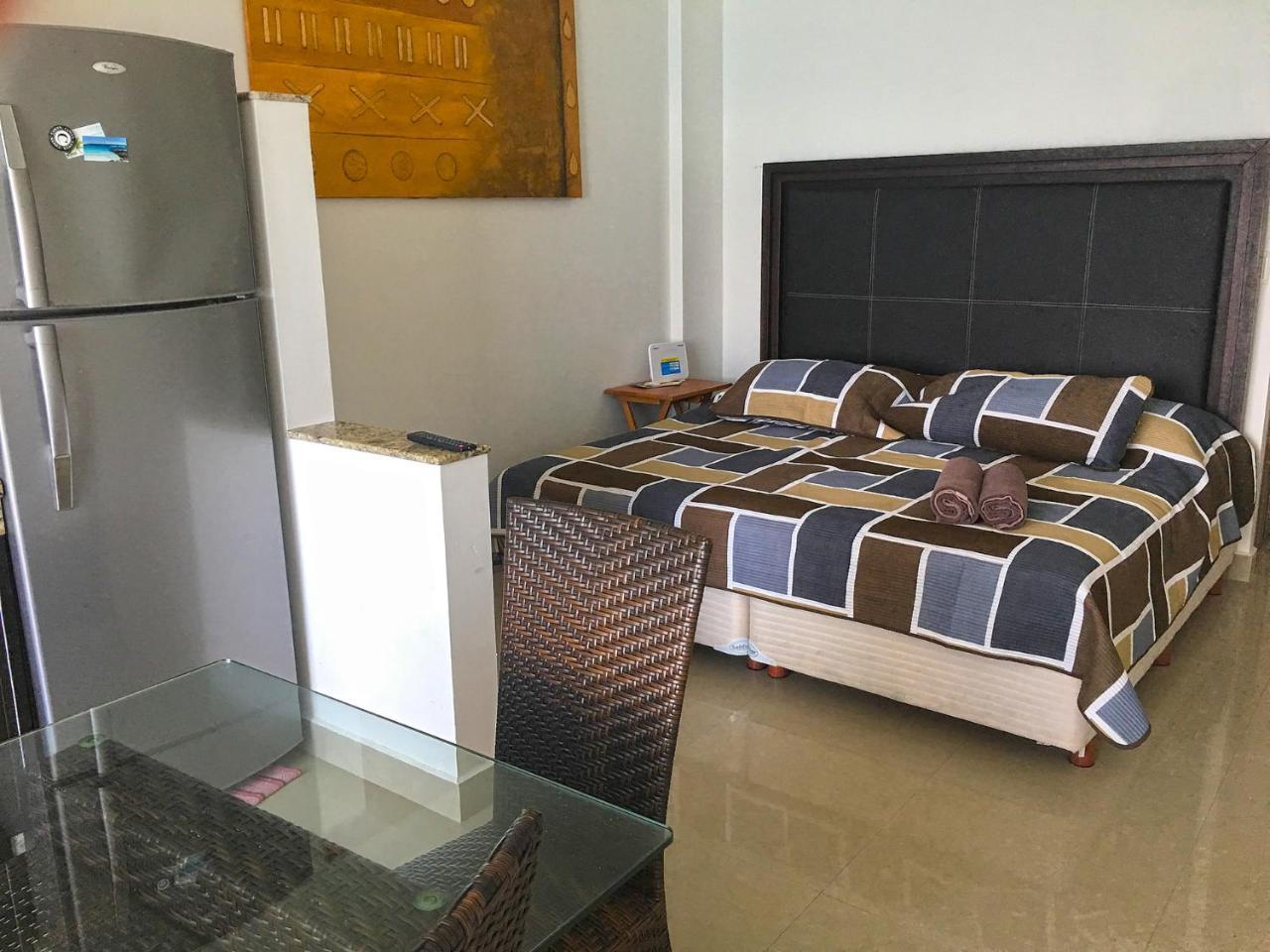 Plaza Apartment *
