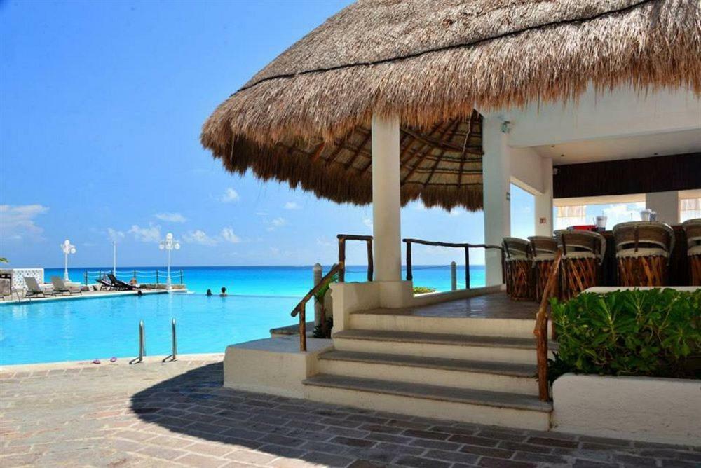 Plaza Apartment *