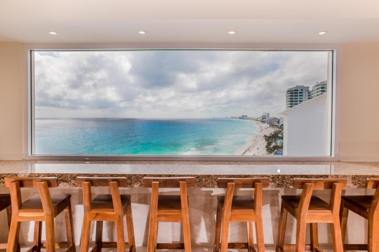 2 Story Oceanfront Penthouses On Beach! Apartahotel Cancún