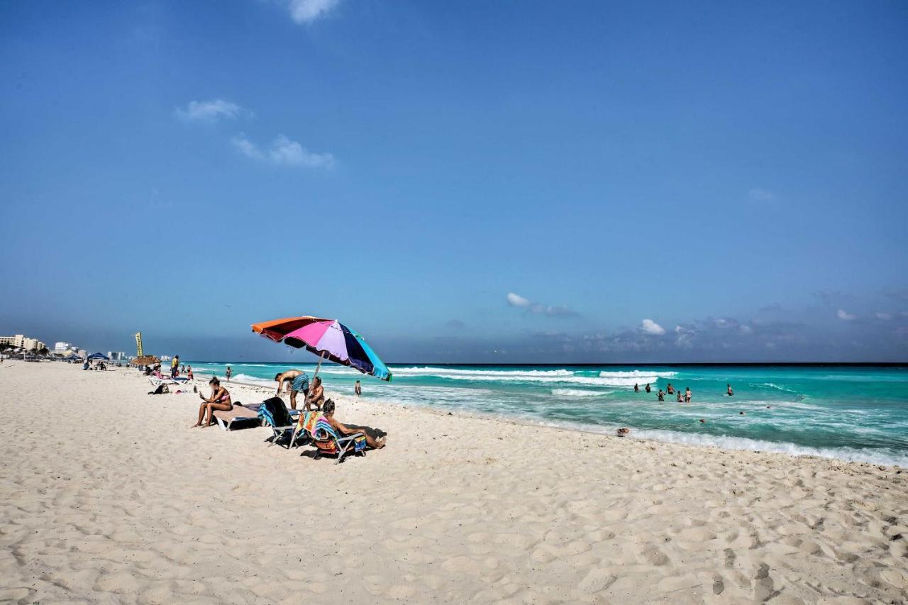 Updated Oceanside Townhome With Pool Walk To Beach! Сasa de vacaciones Cancún