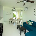 Depa de 3 habs, 3 baños y piscina (Zona Hotelera)