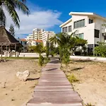 Depa de 3 habs, 3 baños y piscina (Zona Hotelera)