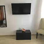 Rooftop Penthouse 3 Bedrooms, Sleeps 8!