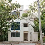 Totally Renovated Apartment 10 Min Away From Beach/Hot Neighborhood