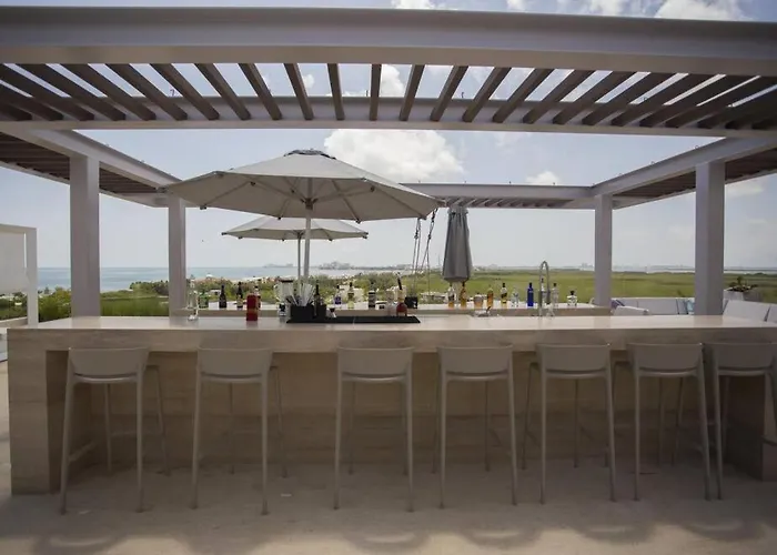Oceanview 3 Bedroom Condo, Rooftop Pool&Jacuzzi, Beach!