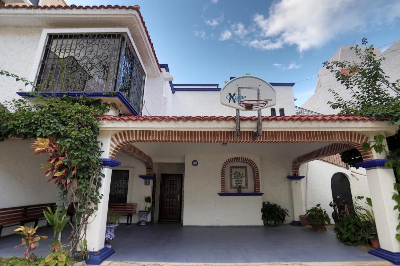 Colibri House