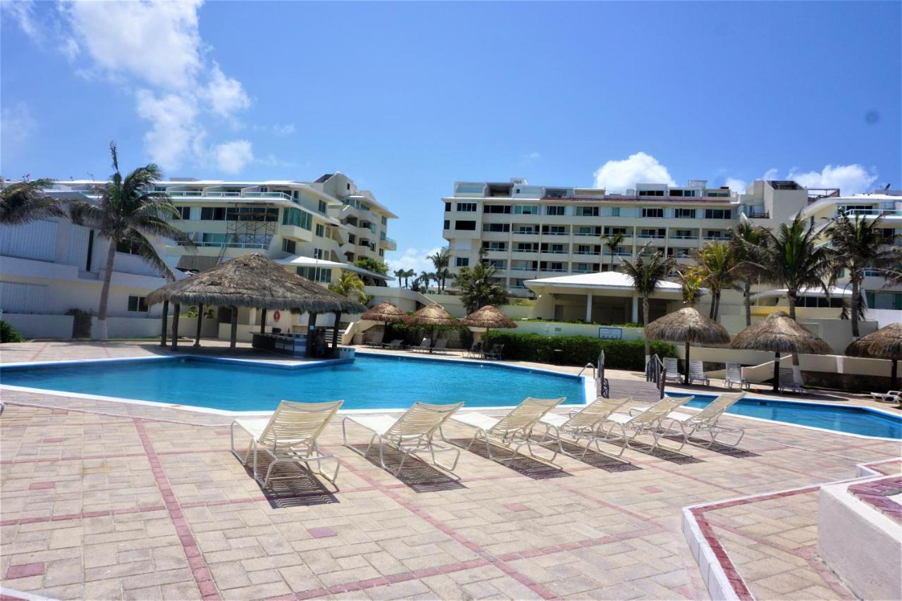 Brisas Beachfront Penthouses 4*