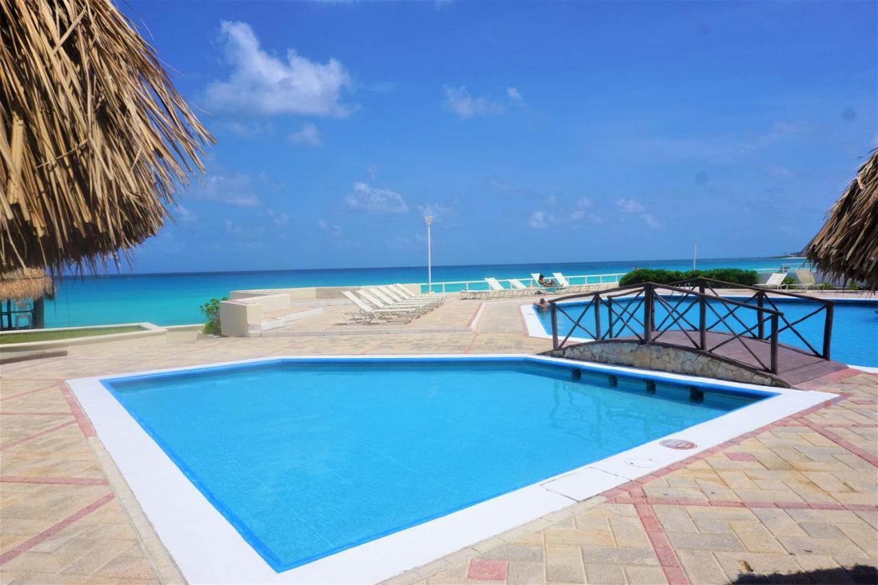 Apartahotel Brisas Beachfront Penthouses Cancún