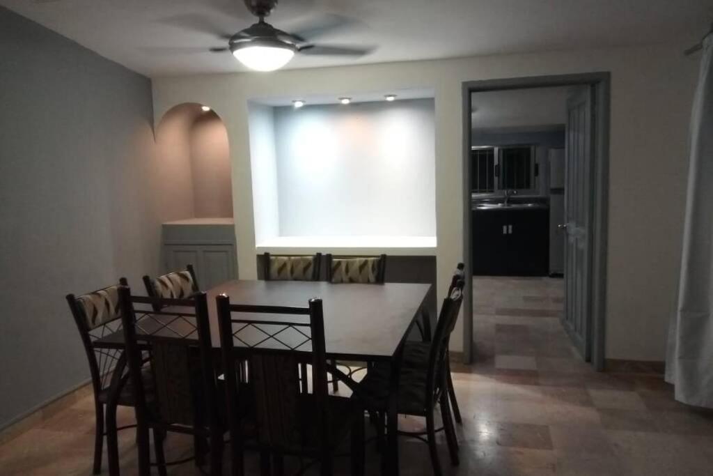 Penthouse 205 Sq M On Lagoon, 3 Bedrooms 2 Bathrooms For Up To 8 Guests * Cancún