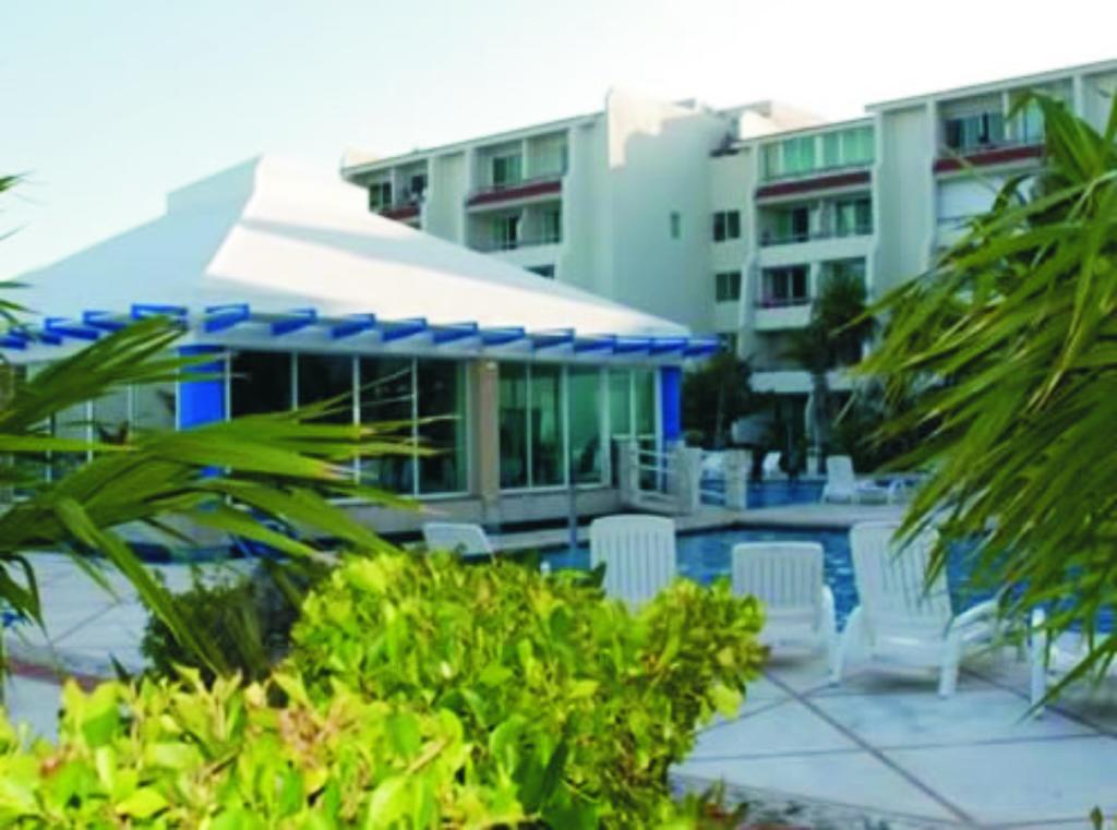 Ocean Front Aparthotel Cancun