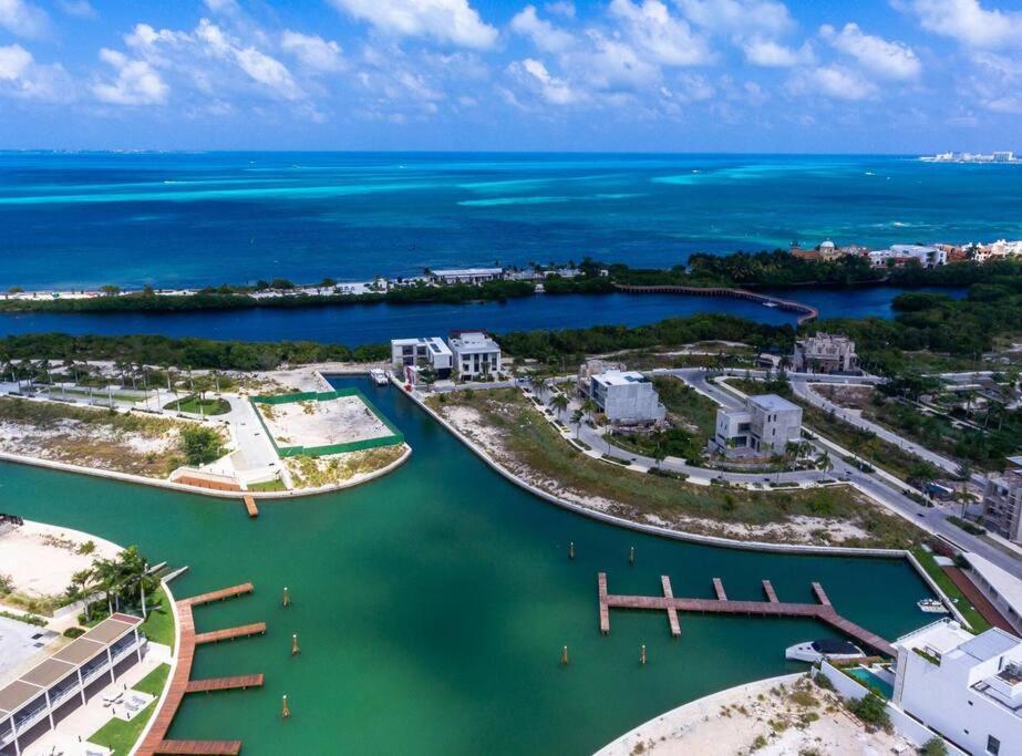 Oceanview 3 Bedroom Condo, Rooftop Pool&jacuzzi, Beach! * Cancún