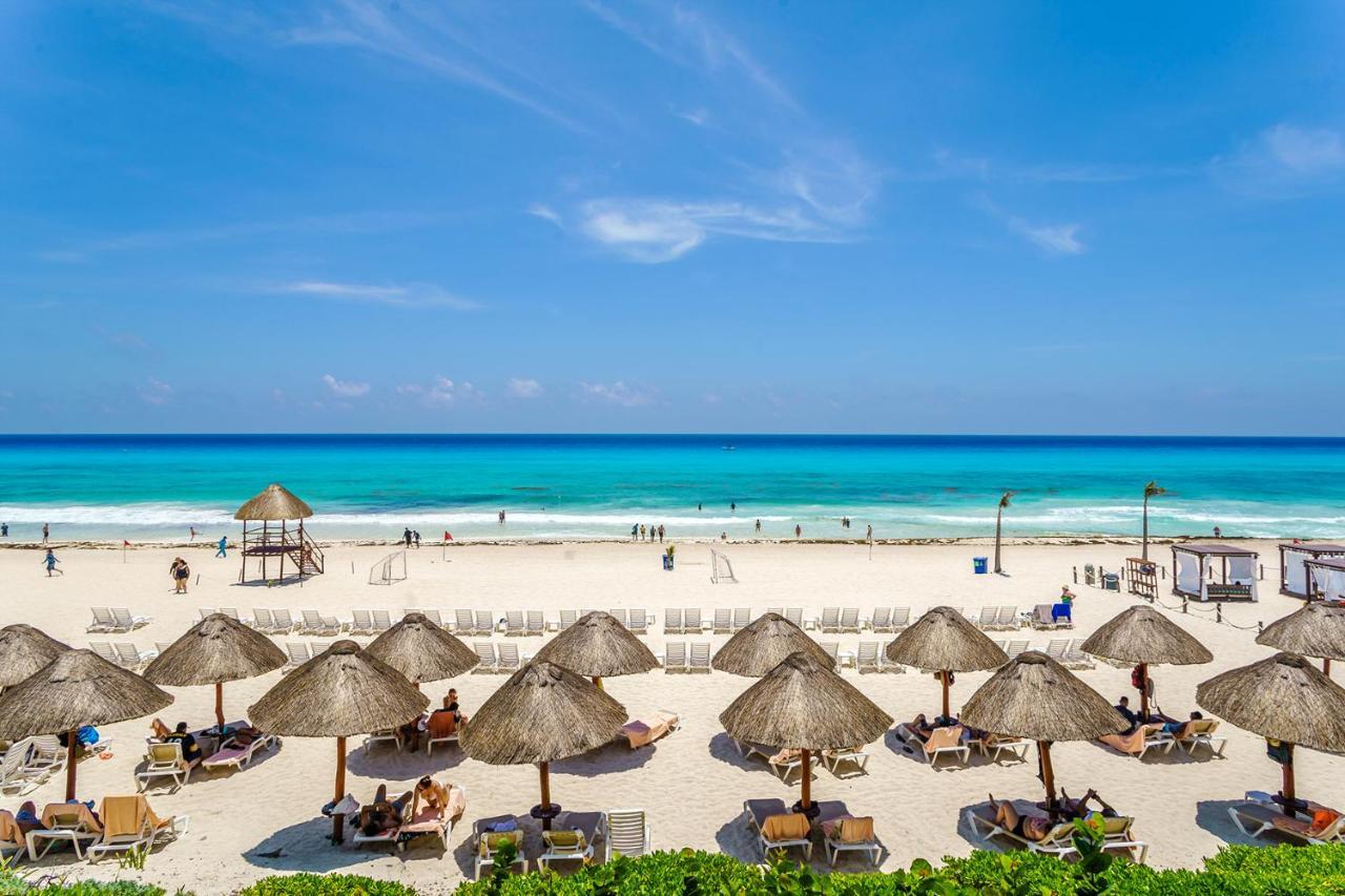 In Prime Location 3 Pools * Cancun