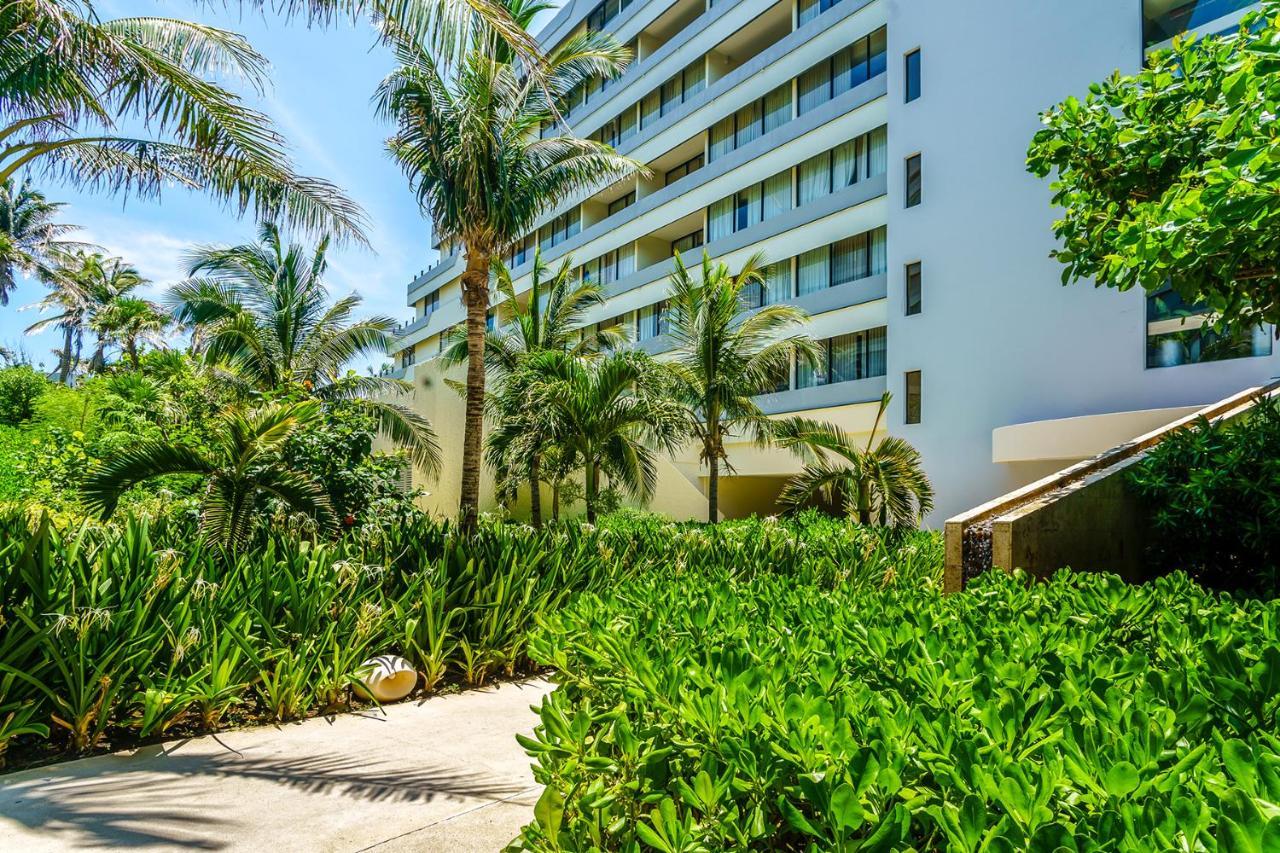 In Prime Location 3 Pools Apartment