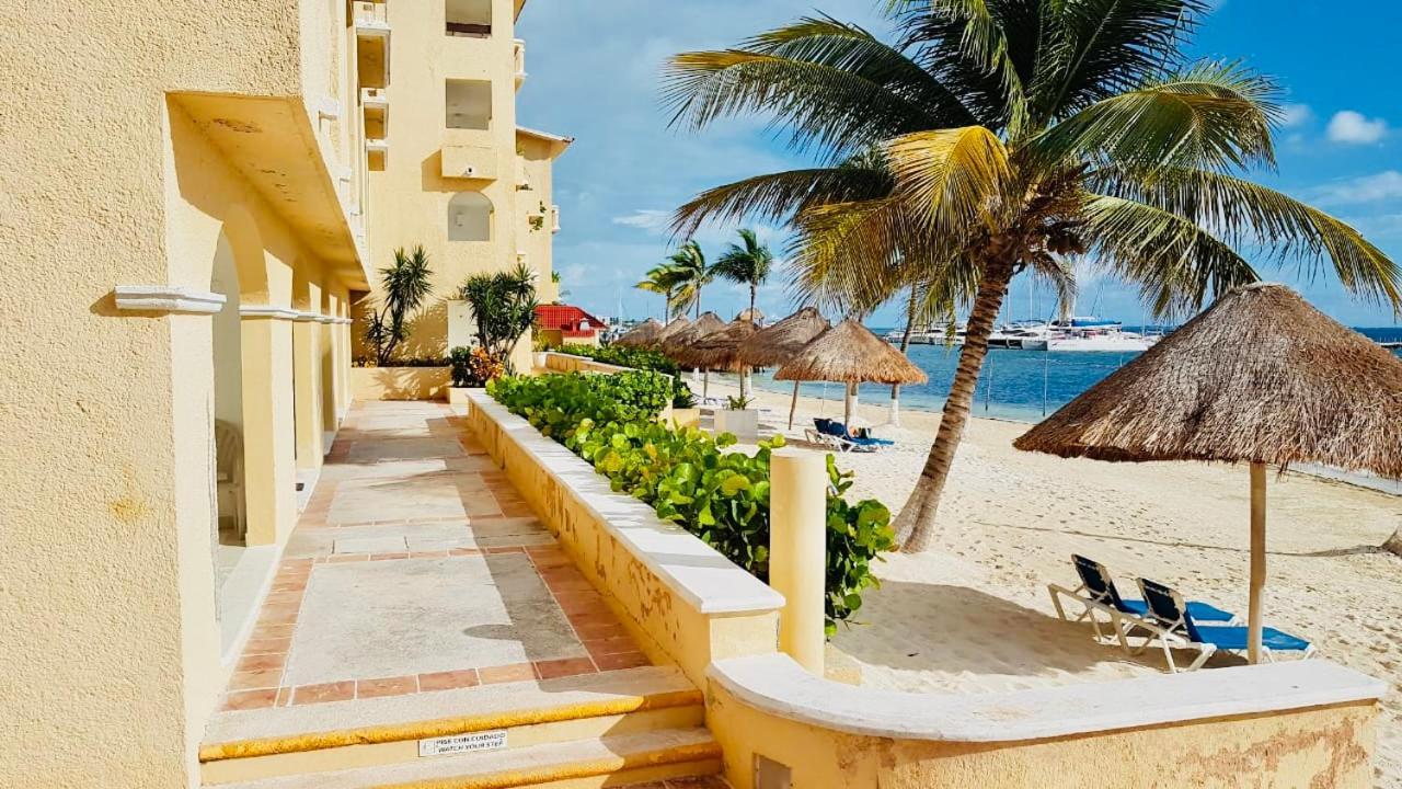 Punta Me Apartment Beach Front Condo Hotel & Waterpark * Cancún