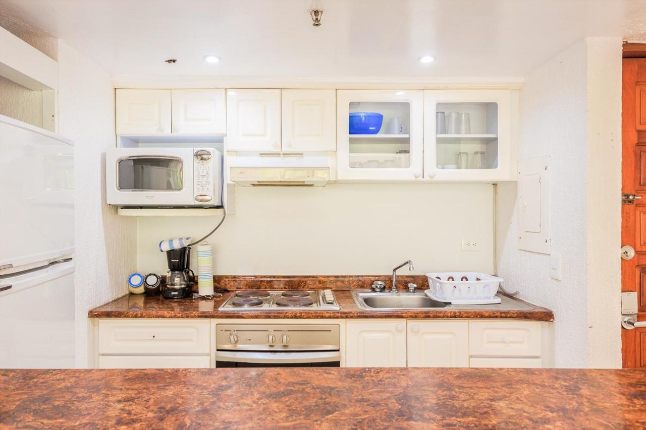 In Prime Location 3 Pools Apartment *