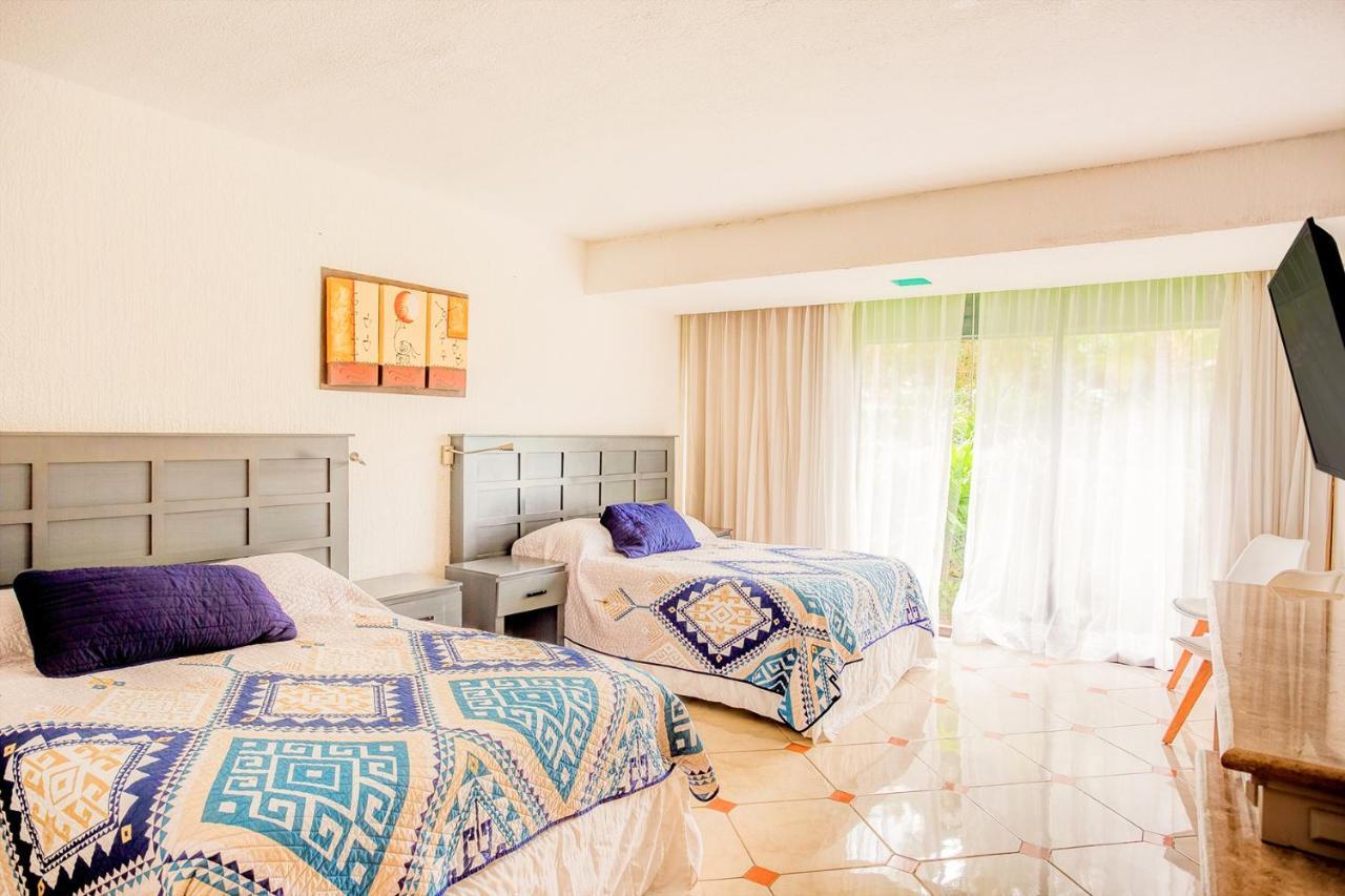 In Prime Location 3 Pools Cancun