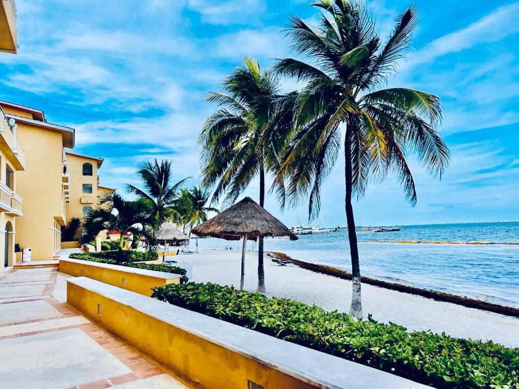 Punta Me Apartment Beach Front Condo Hotel & Waterpark Cancún