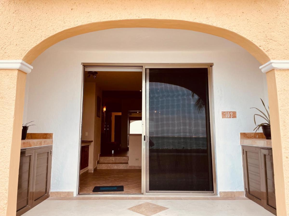Punta Me Apartment Beach Front Condo Hotel & Waterpark Cancún