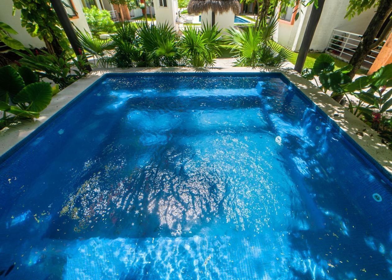 Airport With Pool And Security