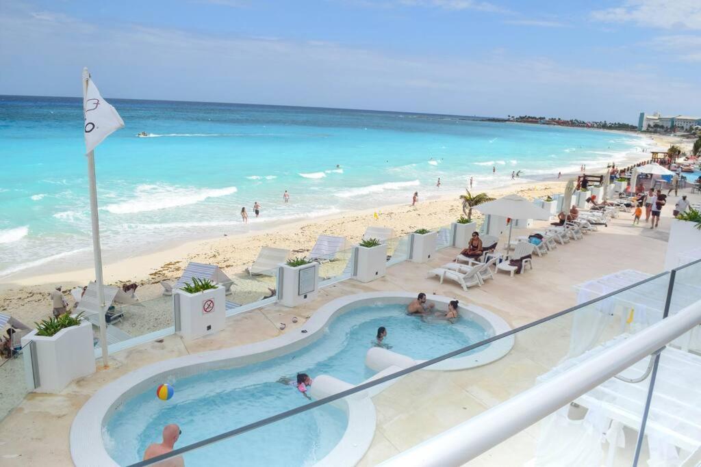 Lovely At The Beach, Stunning Ocean View #1209 Apartamento Cancún