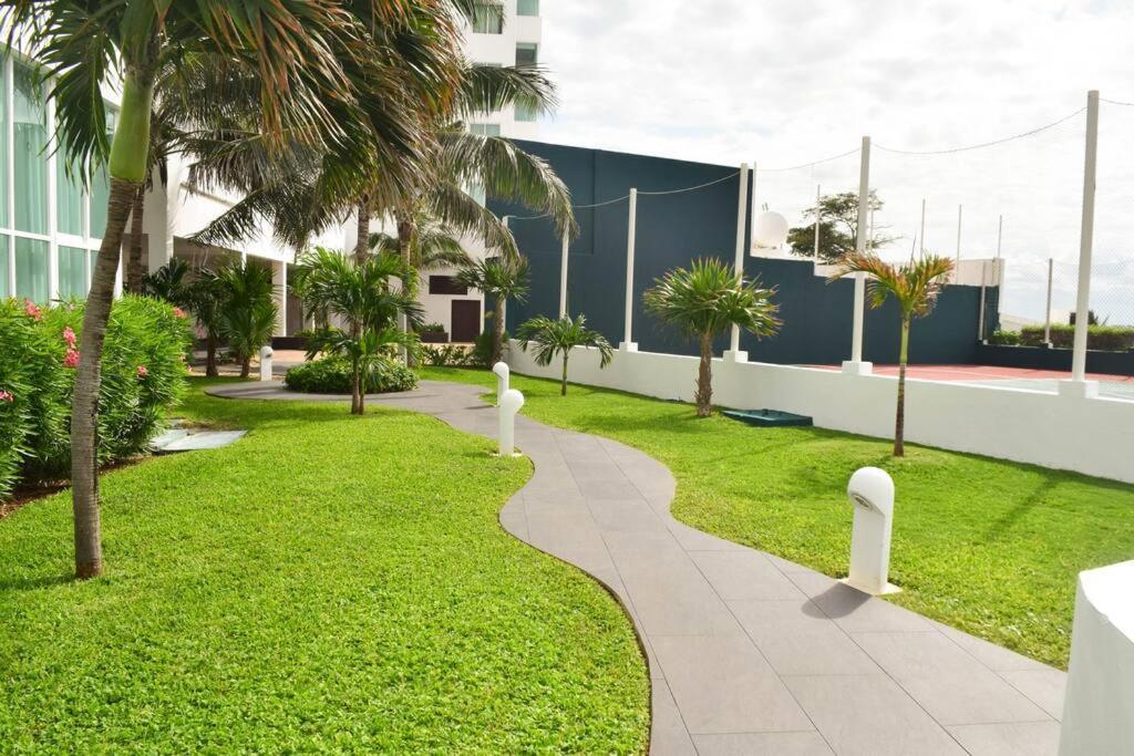 Lovely At The Beach, Stunning Ocean View #1209 *